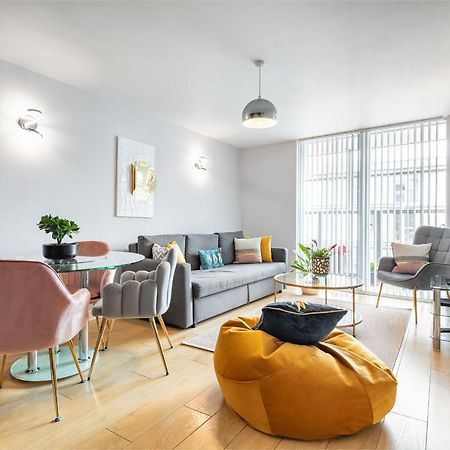 Stunning Apartment With Underground Parking! Londres Exterior foto