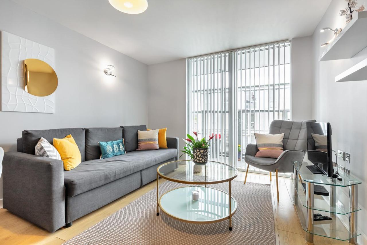 Stunning Apartment With Underground Parking! Londres Exterior foto