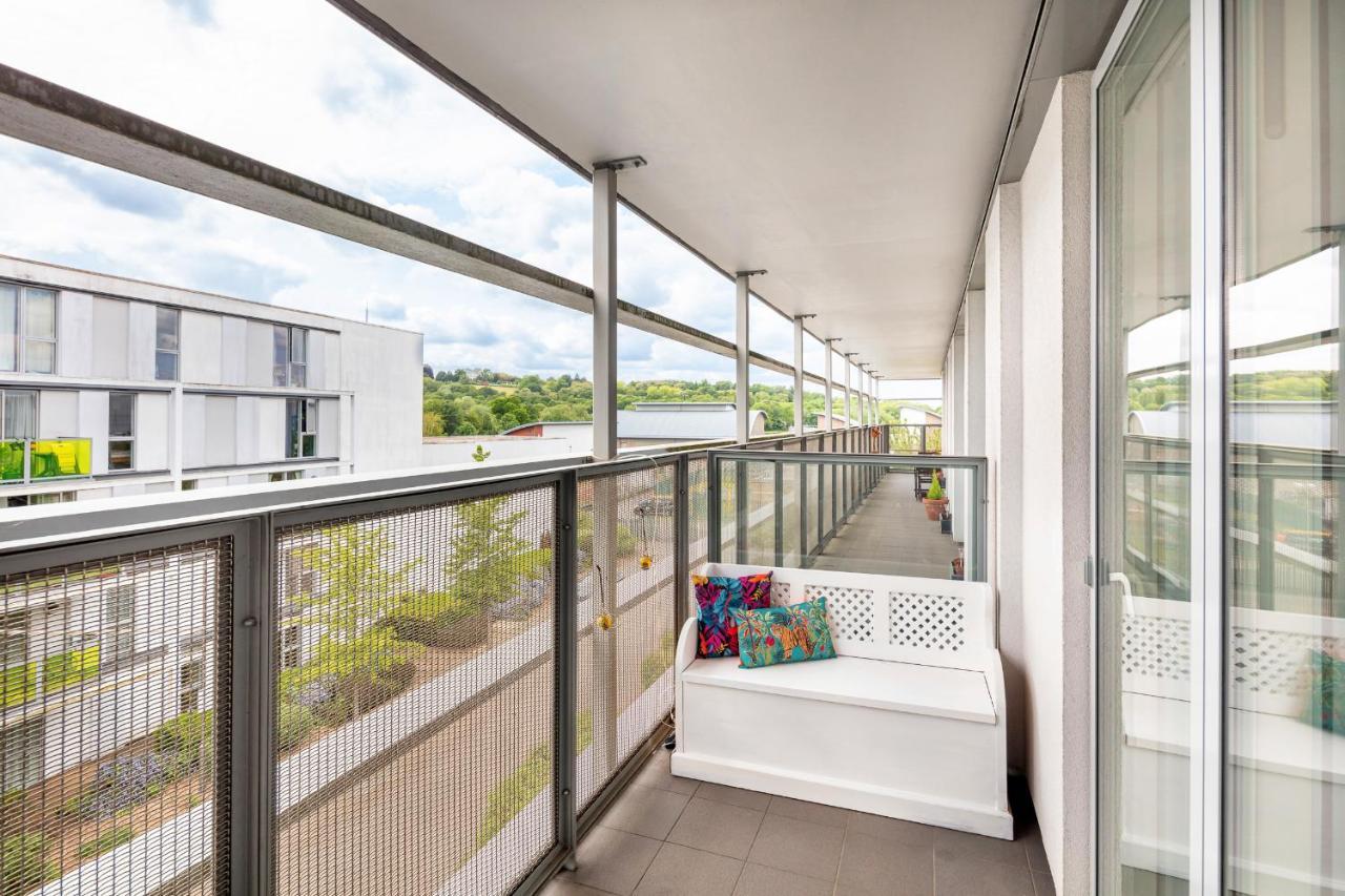 Stunning Apartment With Underground Parking! Londres Exterior foto