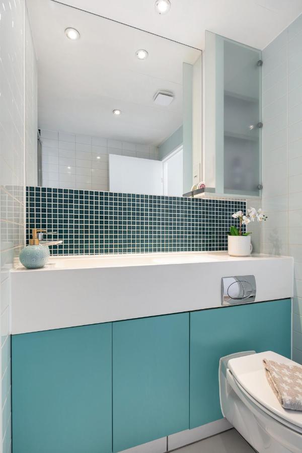 Stunning Apartment With Underground Parking! Londres Exterior foto